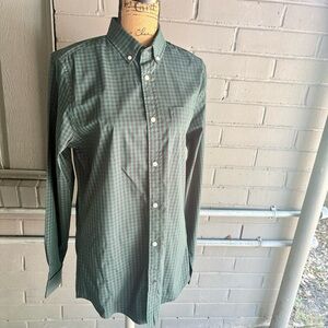 GAP Men's Green Plaid Button-Down Shirt. NWT